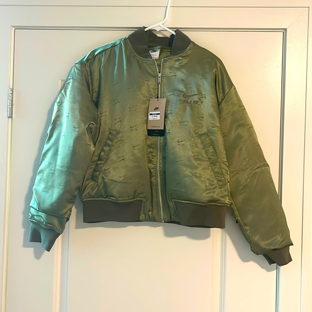 Green, Nike Therma-Fit Bomber Jacket (size medium). NWT!